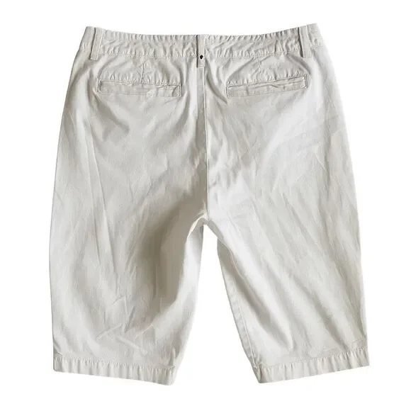 Bandolino Ivette White Bermuda Shorts Size 12 - Picture 3 of 4